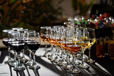Catering-image-of-wine-glasses-on-display-at-Fairfield-City-HQ.jpg