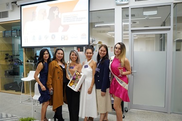 Ladies-posing-for-a-photo-at-Fairfield-City-HQ-during-International-Womens-Day-After-5-Networking-Event.jpg