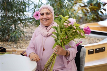 Attendee at the flower workshop for International Women's Day 2023